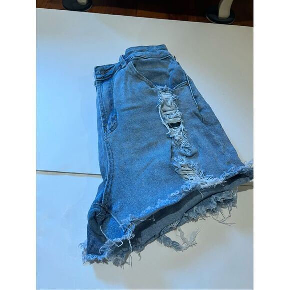 Almost Famous deconstructed Jean Shorts - Picture 4 of 10